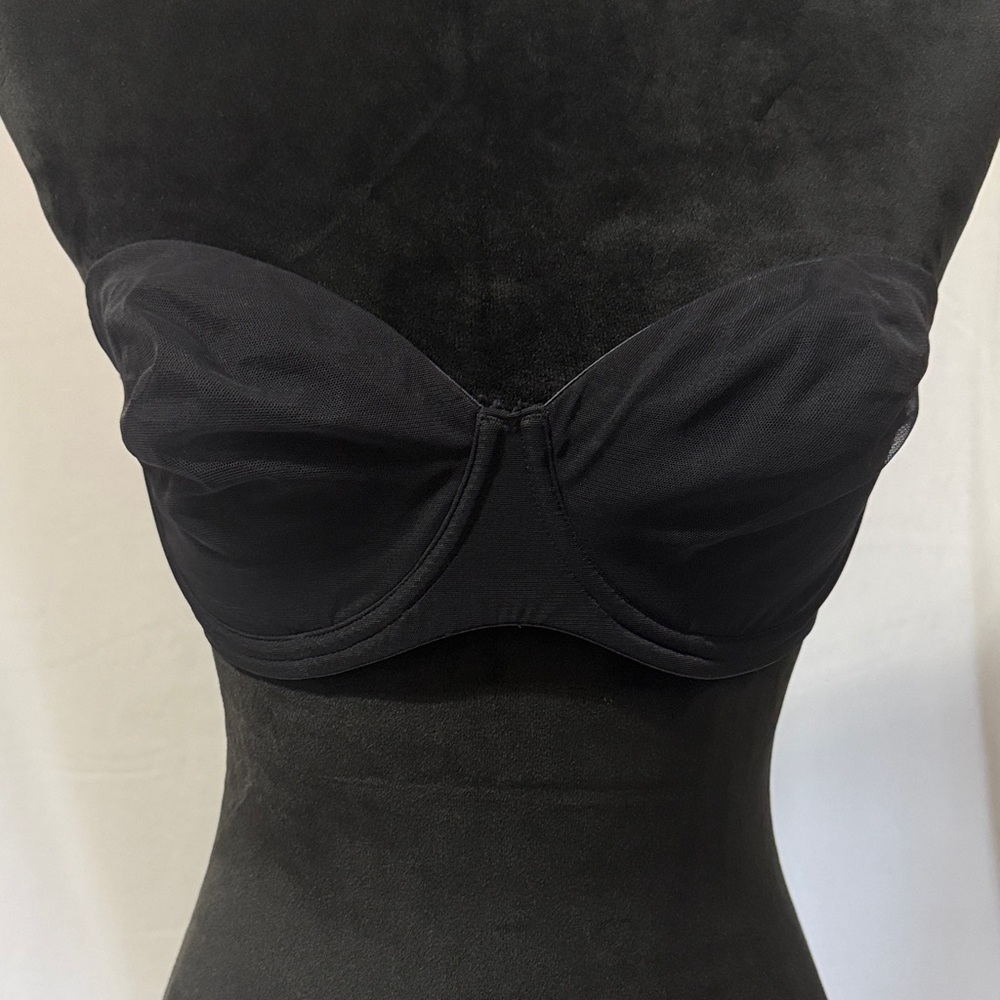 SKIMS ULTRA FINE MESH
STRAPLESS BRA 36C